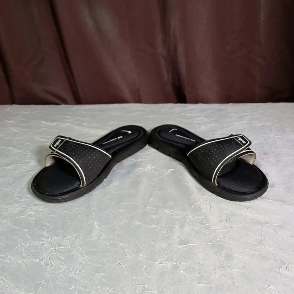 Nike Womens Comfort Footbed Slide Sandals Womens Size 8 Black White Athleisure